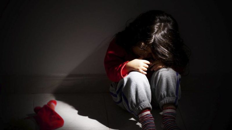 Madre de familia denuncia a abuelastro por abuso sexual hacia sus hijas menores de edad.