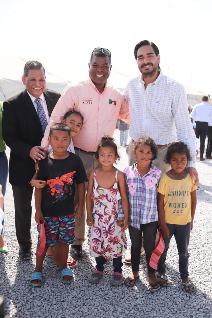 Entregó Carlos Peña Ortiz 30 casas y dos plantas purificadoras para comunidad migrante