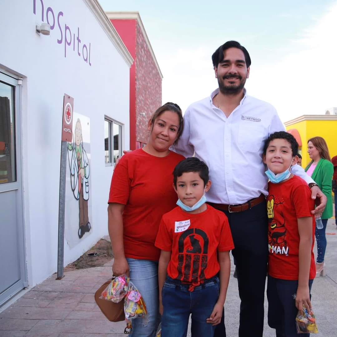 Festejó Carlos Peña Ortiz a más de 200 niños por su cumpleaños